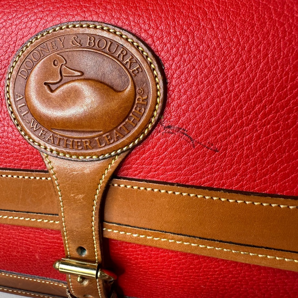 **SOLD**Vintage Dooney & Bourke Red & Tan Leather Crossbody + Matching Wall - Picture 5 of 13